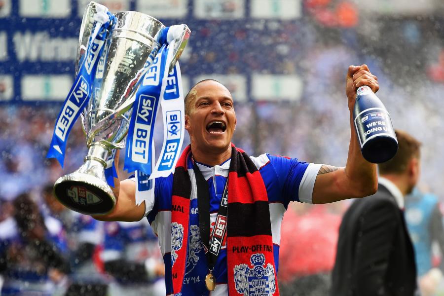 Sky bet championship trophy hi-res stock photography and images