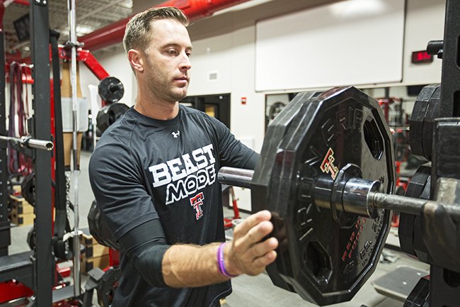 Kliff Kingsbury A Day In The Life Of Hottest Young Coach In