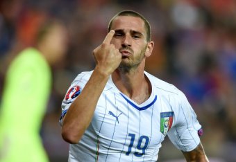 OSLO, NORWAY - SEPTEMBER 09: Leonardo Bonucci of Italy #19 celebrates during the UEFA EURO 2016 qualifier match between Norway and Italy at Ullevaal Stadion on September 9, 2014 in Oslo, Norway. (Photo by Claudio Villa/Getty Images)