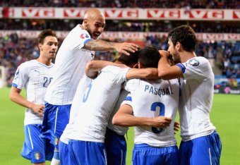 OSLO, NORWAY - SEPTEMBER 09: Leonardo Bonucci of Italy (C) celebrates during the UEFA EURO 2016 qualifier match between Norway and Italy at Ullevaal Stadion on September 9, 2014 in Oslo, Norway. (Photo by Claudio Villa/Getty Images)