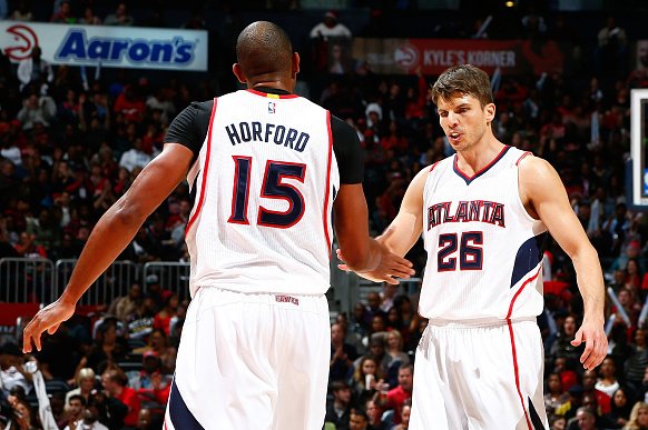 Atlanta Hawks' Mookie Blaylock holds back teammmate Steve Smith after  News Photo - Getty Images