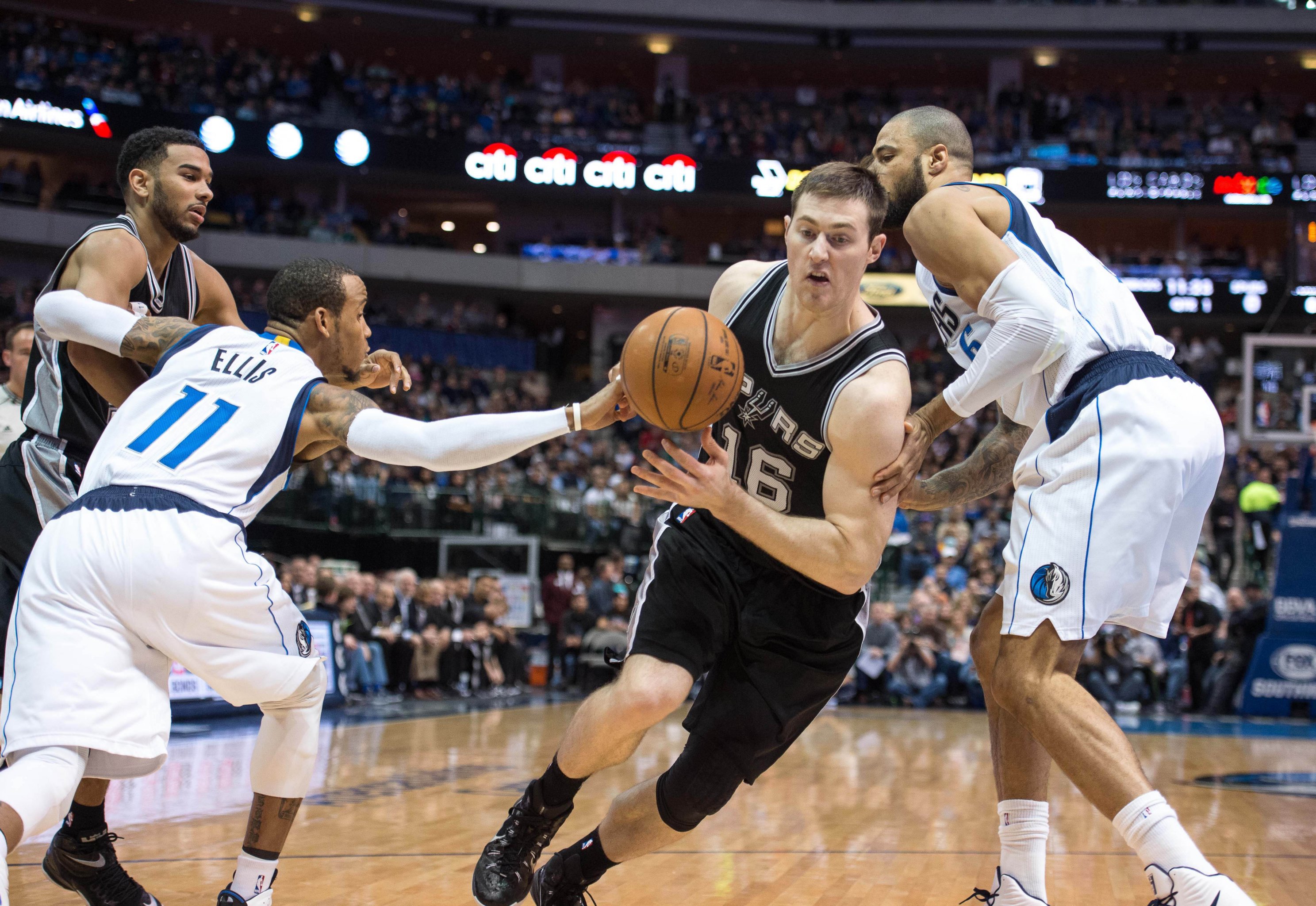 San Antonio Spurs: 3 Players who can help improve Spurs bench struggles