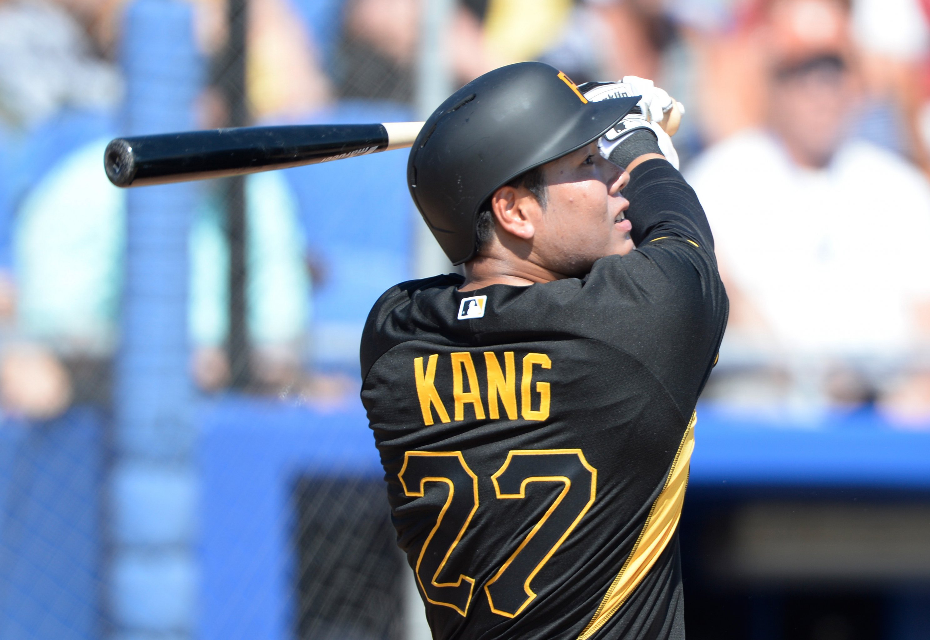 Jung Ho Kang starts at shortstop, hits Miller Park scoreboard in