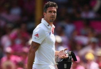 SYDNEY, AUSTRALIA - JANUARY 05: Kevin Pietersen of England walks off the field after being dismissed by Ryan Harris of Australia during day three of the Fifth Ashes Test match between Australia and England at Sydney Cricket Ground on January 5, 2014 in Sy