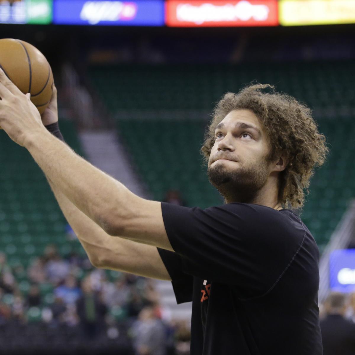 Robin Lopez to Knicks Latest Contract Details, Comments and Reaction