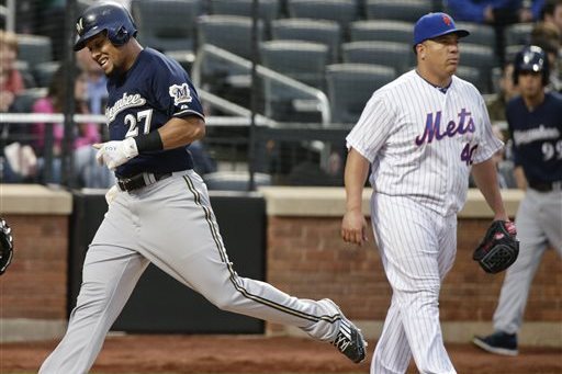 Wilmer Flores, Mets Shortstop, Tears Up on Field Amid Brewers Trade Rumor