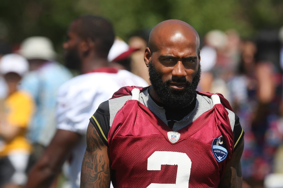 DeAngelo Hall Gives Away Cleats with Special Insoles, Could Really Use
