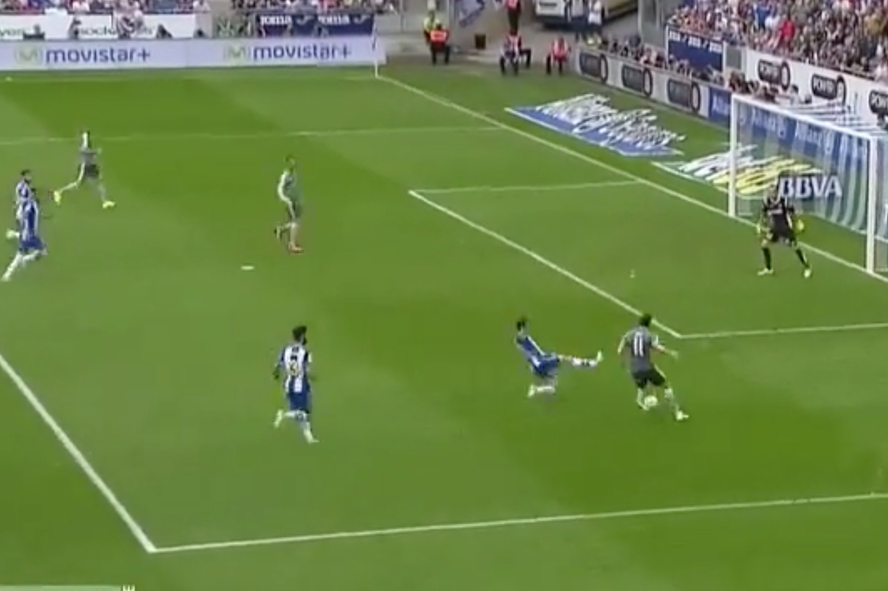 Football GIF: Cristiano Ronaldo Scores Absolutely Ballistic Long-Ranger vs  Real Betis