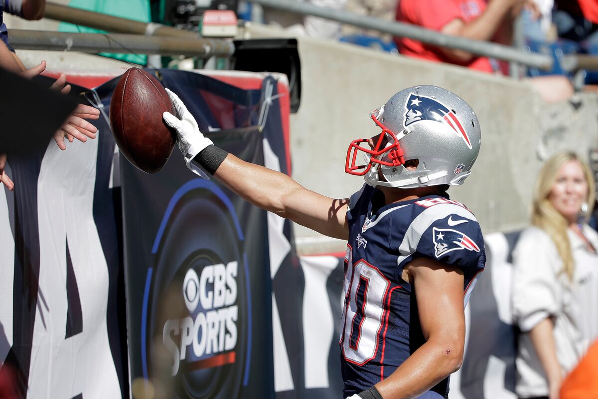 Fan Gives Back Tom Brady S 400th Td Football Earns Meet And Greet With Qb Bleacher Report Latest News Videos And Highlights