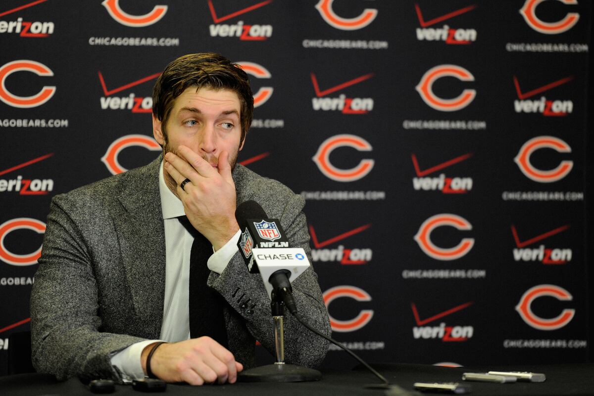 Lifelong Chicago Sports Fan Shades Bears' Jay Cutler in Obituary News