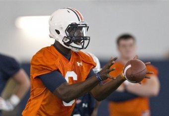 Auburn QB Jeremy Johnson