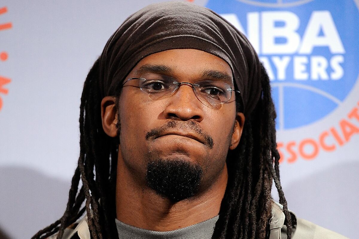 Former NBA Player Etan Thomas Tells Story of Being Denied Seat While on