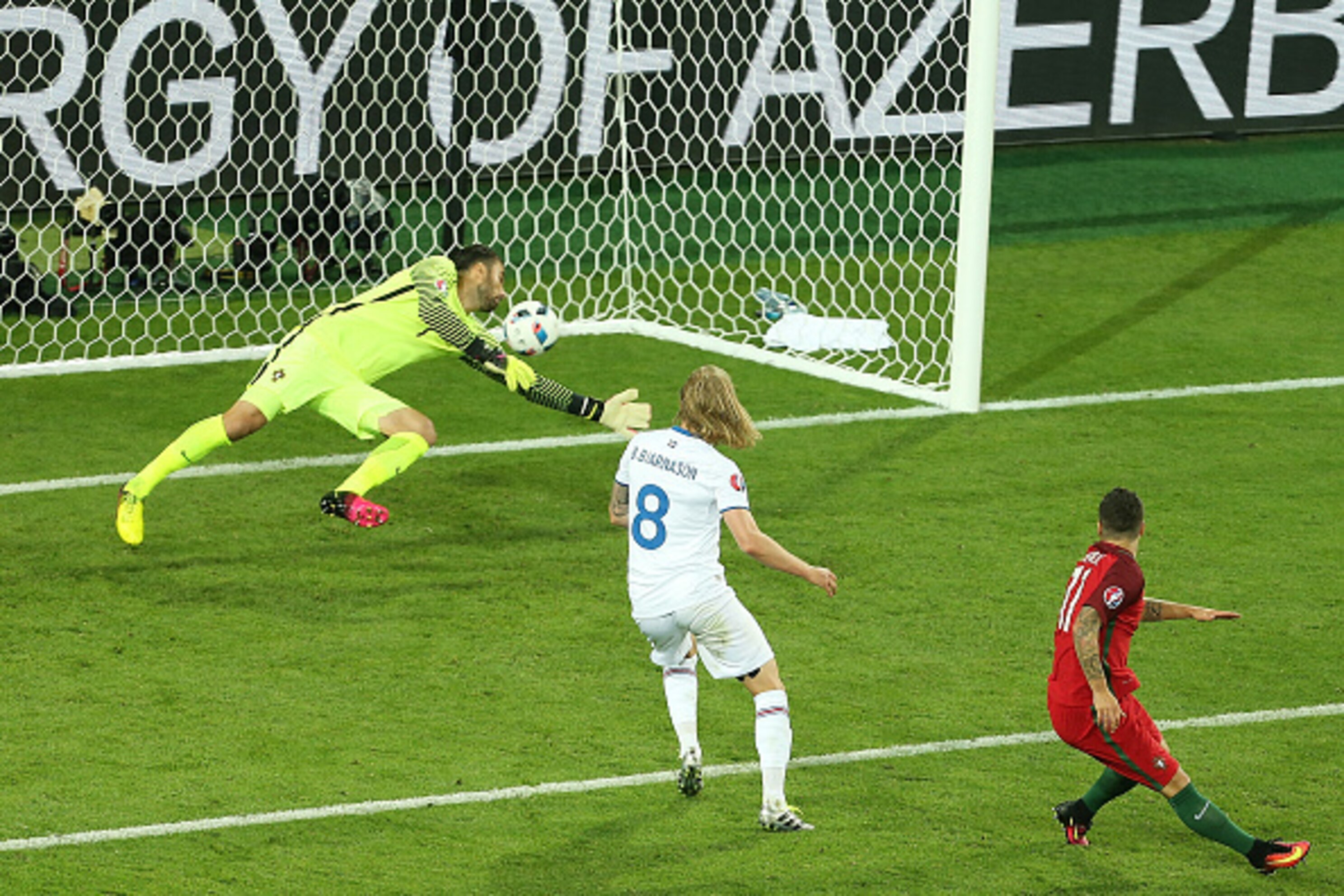 Portugal Vs Iceland Score And Twitter Reaction From Euro 16 Bleacher Report Latest News Videos And Highlights