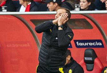Ingolstadt, Deutschland 22.10.2016, 1. Bundesliga, 8. Spieltag, FC Ingolstadt 04 - BV Borussia Dortmund, Trainer Thomas Tuchel (BVB) gestikulliert  (Photo by TF-Images/Getty Images)