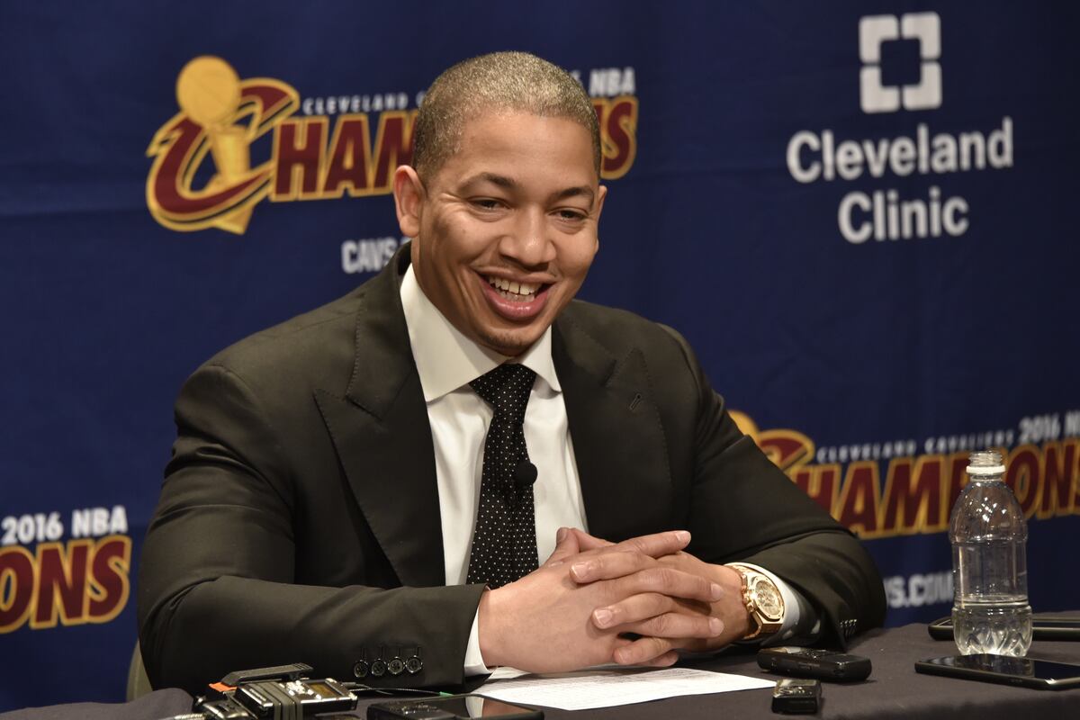 Tyronn Lue Sets Up Thanksgiving Charity Event for Police and Less