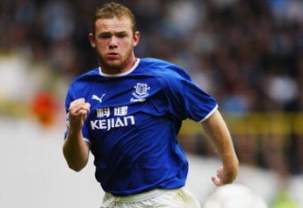 LONDON - OCTOBER 4:  Wayne Rooney of Everton watches the ball during the FA Barclaycard Premiership match between Tottenham Hotspur and Everton on October 4, 2003 at White Hart Lane in London, England.  Tottenham Hotspur won the match 3-0. (Photo by Clive