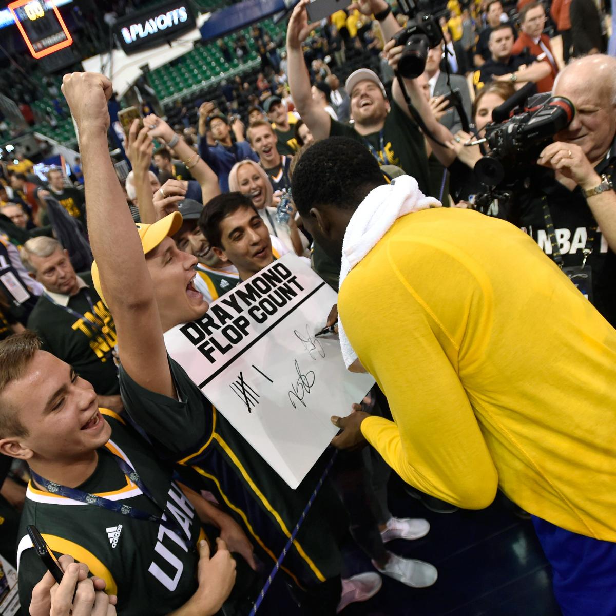 Draymond Green Signs Jazz Fan's 'Draymond Flop Count' Sign News