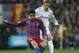 Madrid, SPAIN: Barcelona's Brazilian Deco (L) vies with Real Madrid's Britton David Beckham (R) during their Spanish Liga football match in Santiago Bernabeu stadium in Madrid, 19 November 2005. AFP PHOTO/ Pierre-Philippe MARCOU (Photo credit should rea