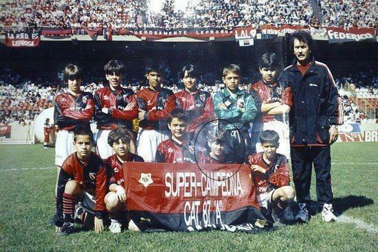 Messi (front row, second from right) with La Maquina del 87 at Newell's Old Boys ground Estadio Marcelo Bielsa.