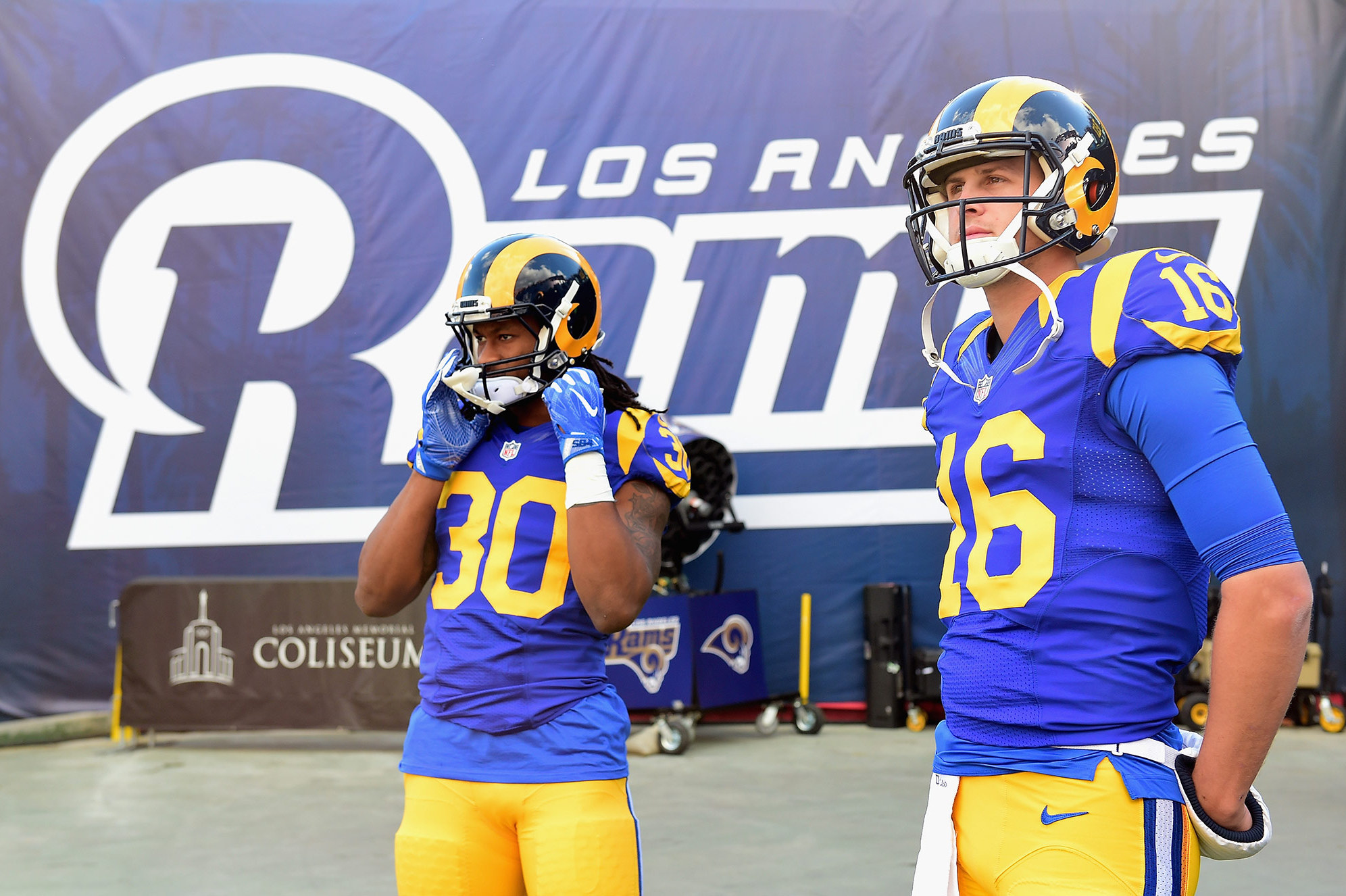 The Los Angeles Rams Shit On Other Teams Disrespectful T-Shirt - T