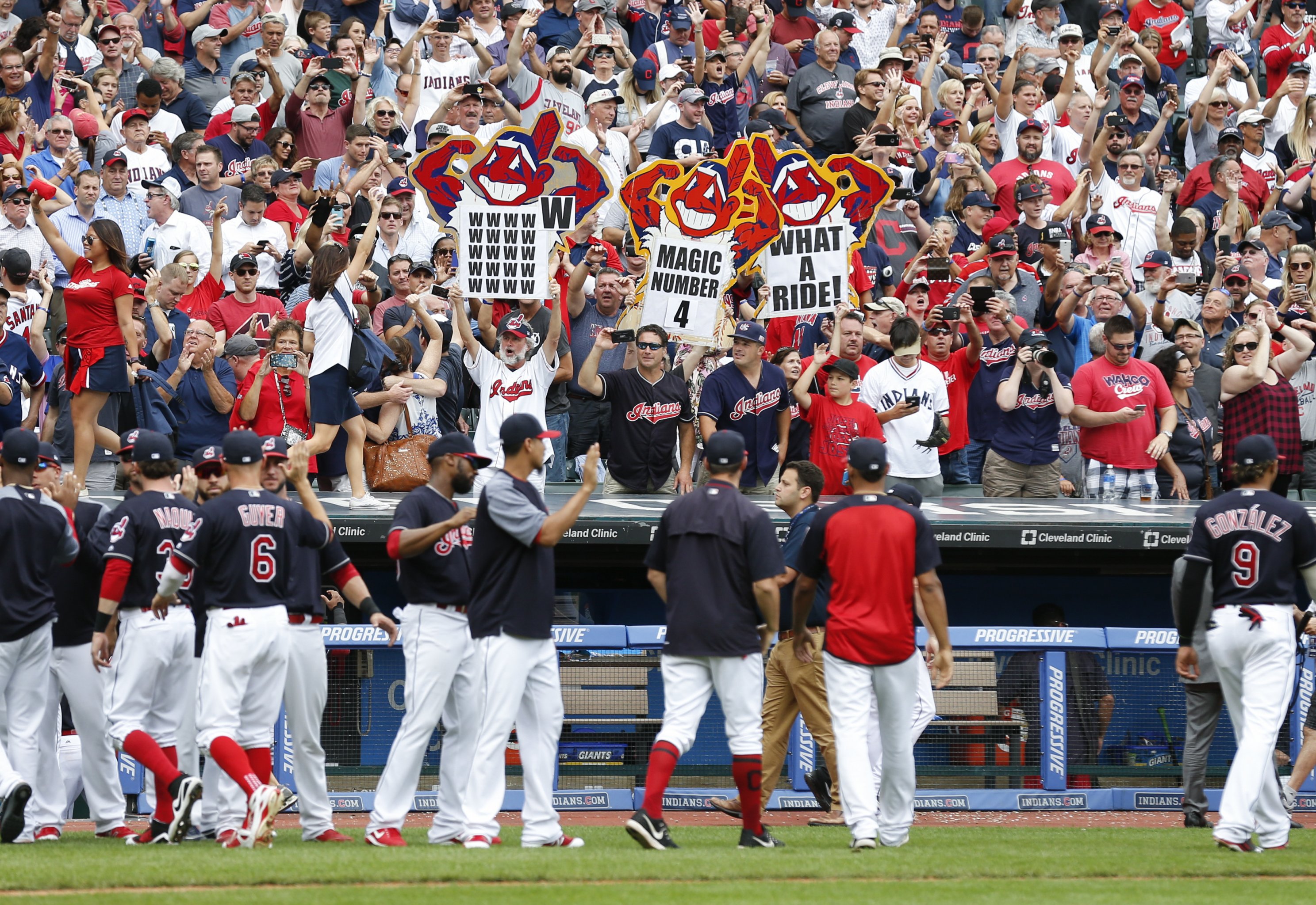 Cleveland Indians 22-Game Win Streak (2017) Premium Commemorative