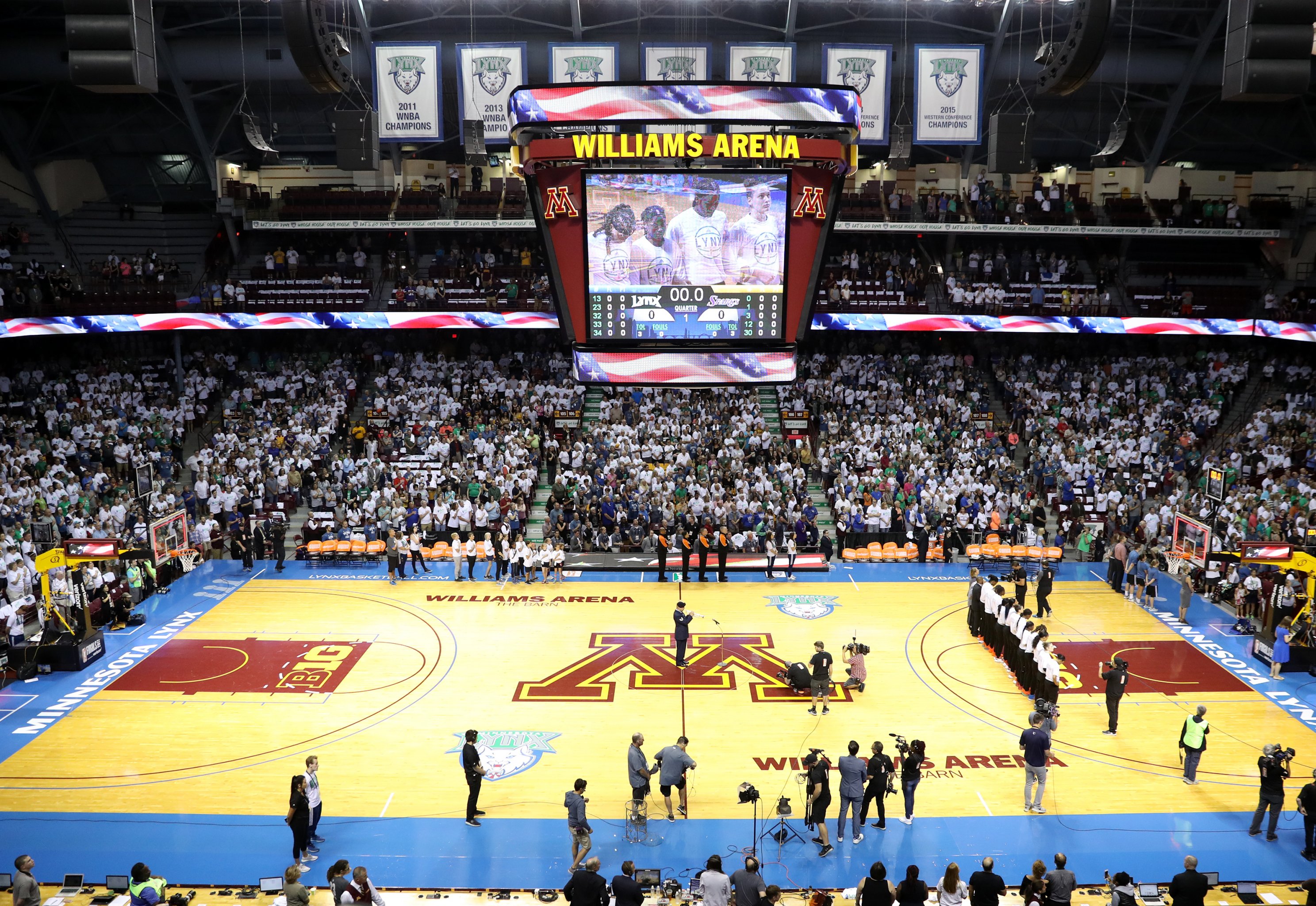 LA Sparks stay in locker room for national anthem before WNBA