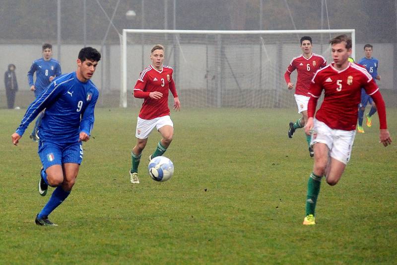 CERVIA, ITALY - DECEMBER 14:  Pietro Pellegri of Italy during the International Friendly match between Italy U17 and Hungary U17 at Stadio Germano Todoli on December 14, 2016 in Cervia, Italy.  (Photo by Roberto Serra/Iguana Press/Getty Images)