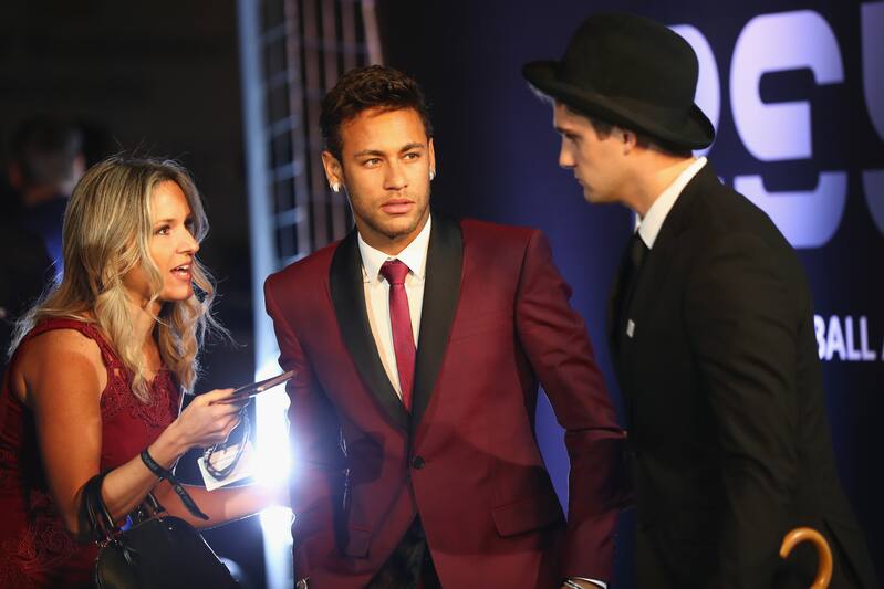 LONDON, ENGLAND - OCTOBER 23: Neymar of Brazil and Paris Saint-Germain arrives for The Best FIFA Football Awards - Green Carpet Arrivals on October 23, 2017 in London, England. (Photo by Michael Steele/Getty Images)