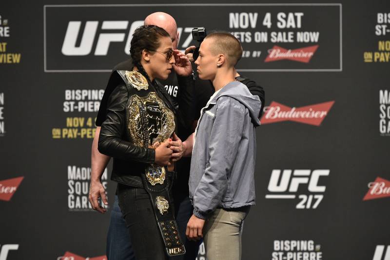 LAS VEGAS, NV - OCTOBER 06: (L-R) Opponents Joanna Jedrzejczyk and Rose Namajunas face off during the UFC 217 news conference inside T-Mobile Arena on October 6, 2017 in Las Vegas, Nevada. (Photo by Jeff Bottari/Zuffa LLC/Zuffa LLC via Getty Images)