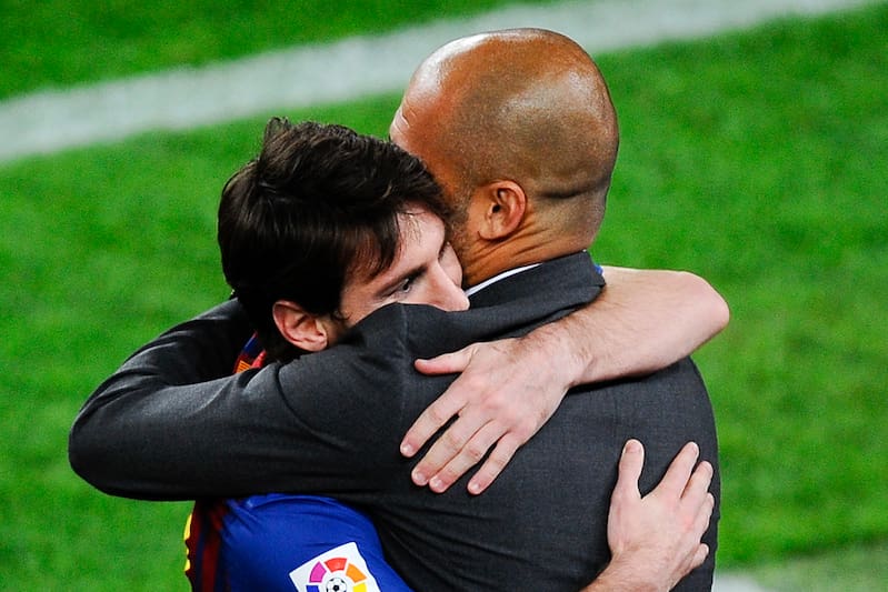 messi hugging guardiola