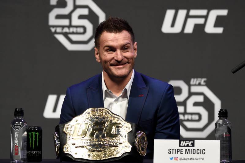 Miocic will try to halt Ngannou's rise.
