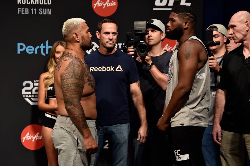 PERTH, AUSTRALIA - FEBRUARY 10: (L-R) Opponents Mark Hunt of New Zealand and Curtis Blaydes face off during the UFC 221 weigh-in at Perth Arena on February 10, 2018 in Perth, Australia. (Photo by Jeff Bottari/Zuffa LLC/Zuffa LLC via Getty Images)