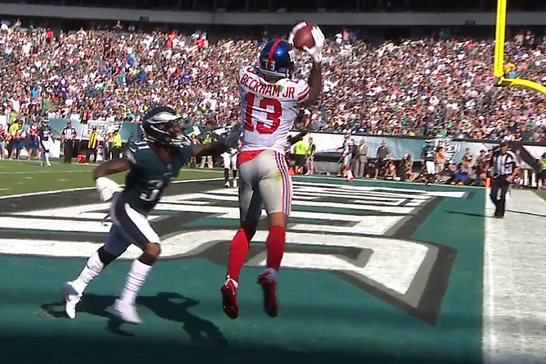 Chargers vs. Giants: Odell Beckham Jr. catches TD pass, performs CPR on  ball 