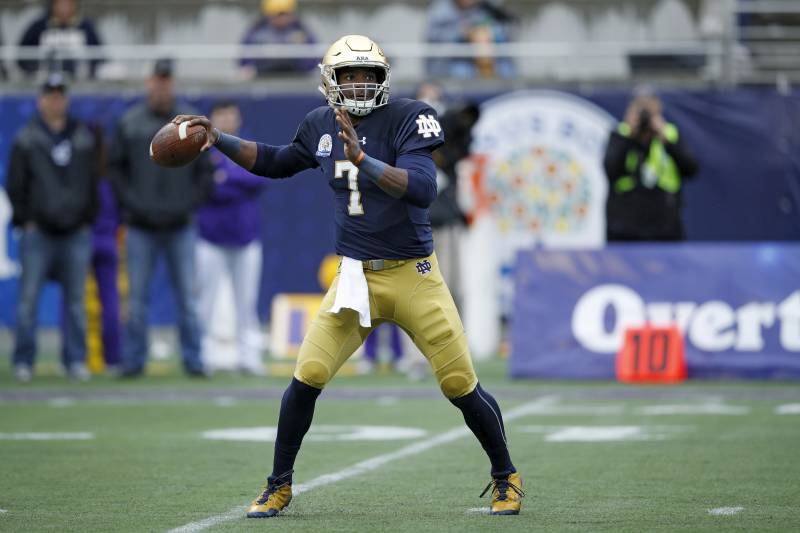 ORLANDO, FL - JANUARY 01: Brandon Wimbush #7 of the Notre Dame Fighting Irish looks to pass against the LSU Tigers during the Citrus Bowl on January 1, 2018 in Orlando, Florida. Notre Dame won 21-17. (Photo by Joe Robbins/Getty Images)