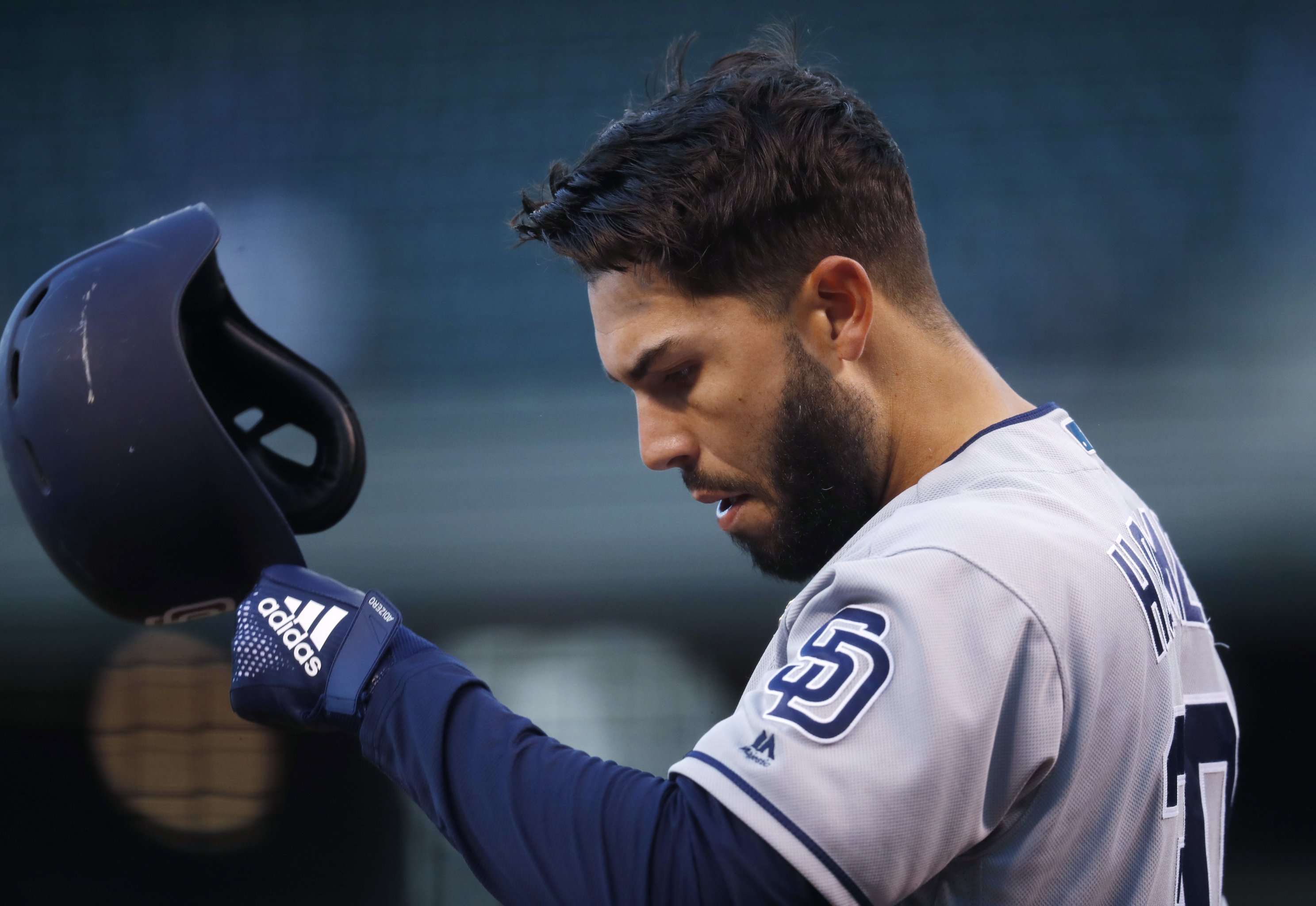 Eric Hosmer signs 8-year, $144 million deal with Padres, per