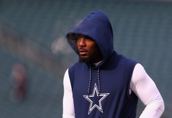 PHILADELPHIA, PA - DECEMBER 31: Wide receiver Dez Bryant #88 of the Dallas Cowboys looks on during warmups before playing against the Philadelphia Eagles at Lincoln Financial Field on December 31, 2017 in Philadelphia, Pennsylvania. (Photo by Mitchell L