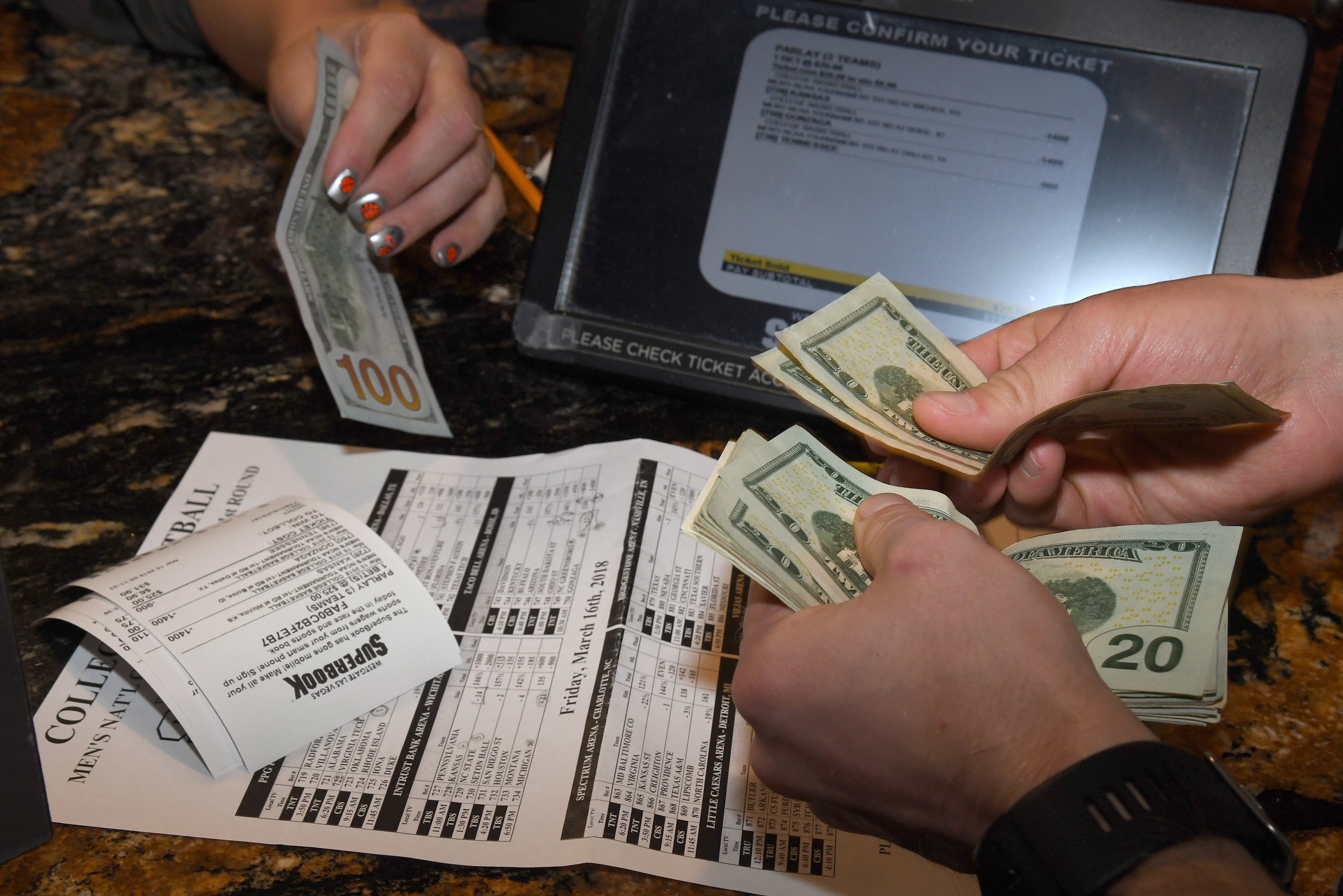 Oddsmaker free money Oddsmaker free money