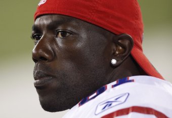 CANTON, OH - AUGUST 9: Terrell Owens #81 of the Buffalo Billls looks on against the Tennessee Titans during the Pro Football Hall of Fame Game at Fawcett Stadium on August 9, 2009 in Canton, Ohio. (Photo by Joe Robbins/Getty Images)