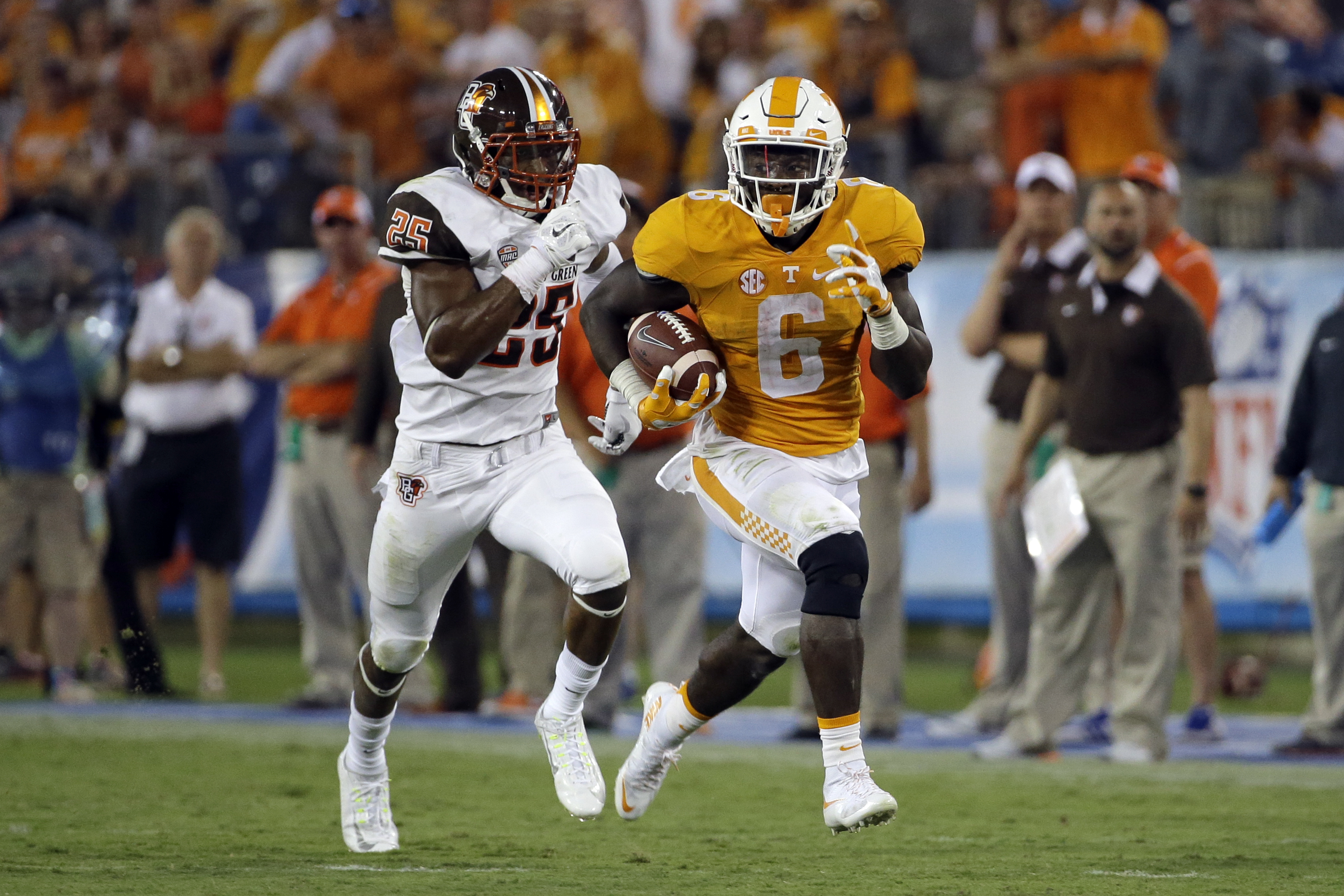 Though Kamara averaged seven yards per play from scrimmage in two years ay Tennessee, Kamara could never consistently crack the Vols' starting lineup.