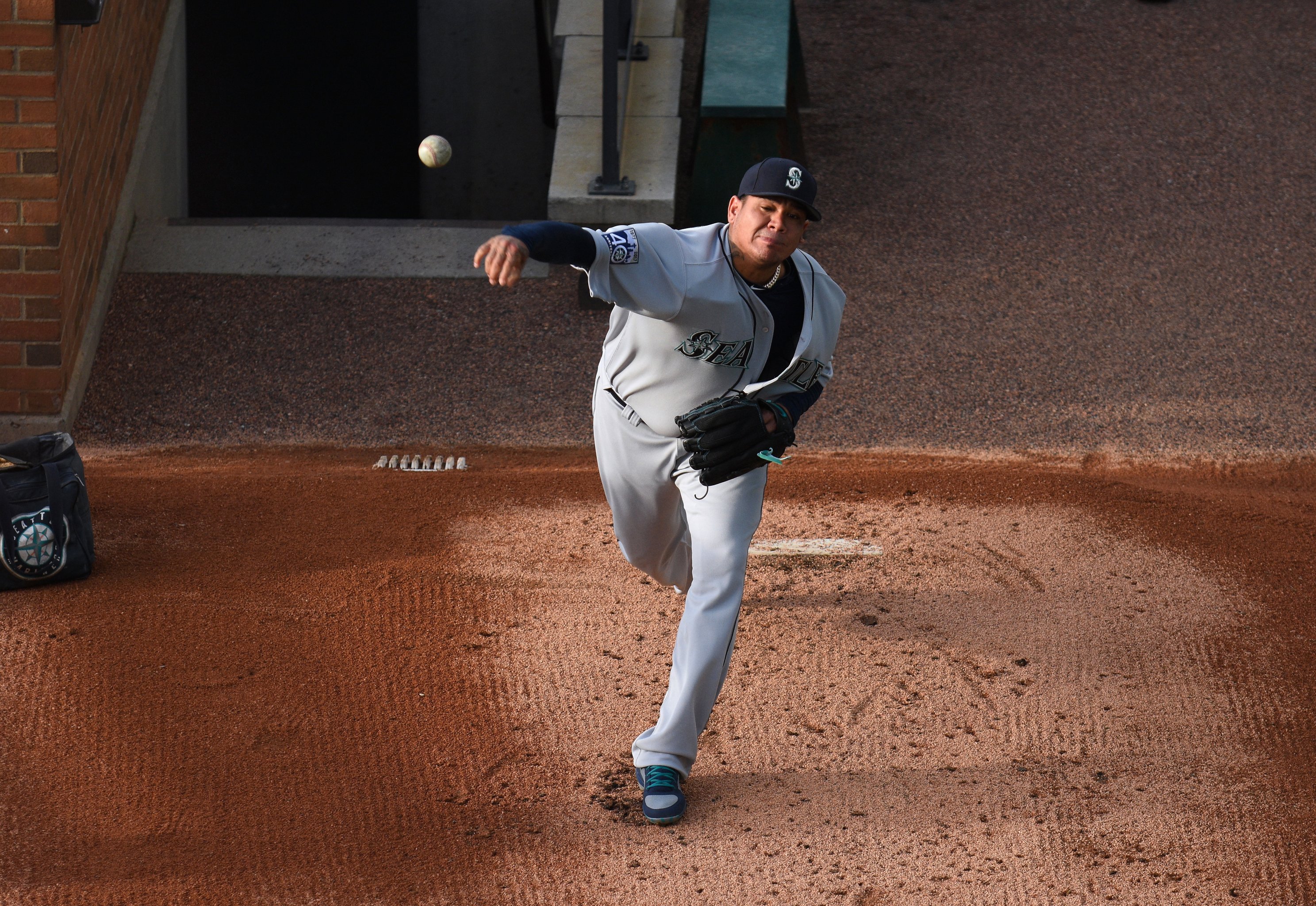 Seattle Mariners: Felix Hernandez isn't hanging up the cleats just yet