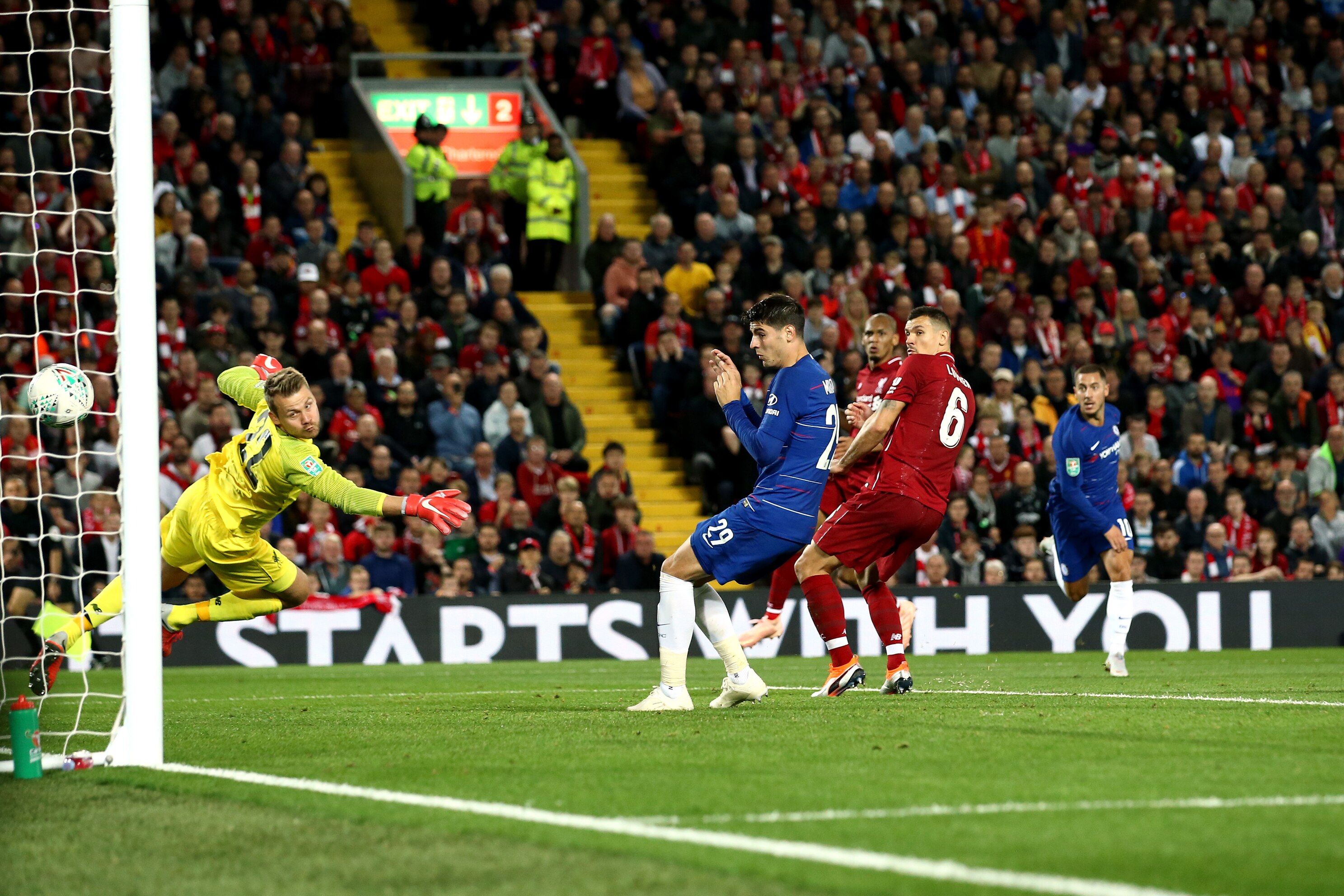 Chelsea Stun Liverpool 2 1 In League Cup Eden Hazard Scores Late Winner Bleacher Report Latest News Videos And Highlights