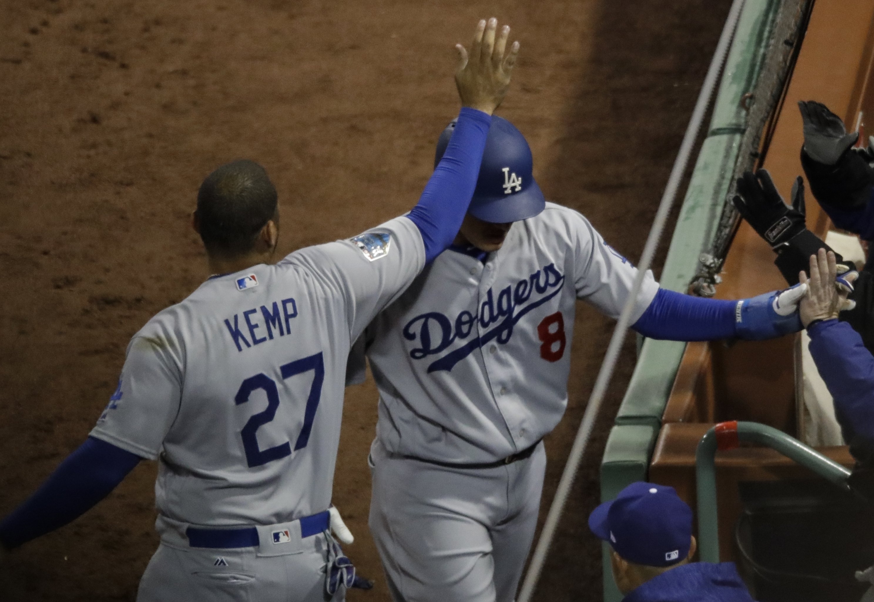 Manny Machado clubs 2 homers, Dodgers slug past Mariners 11-1