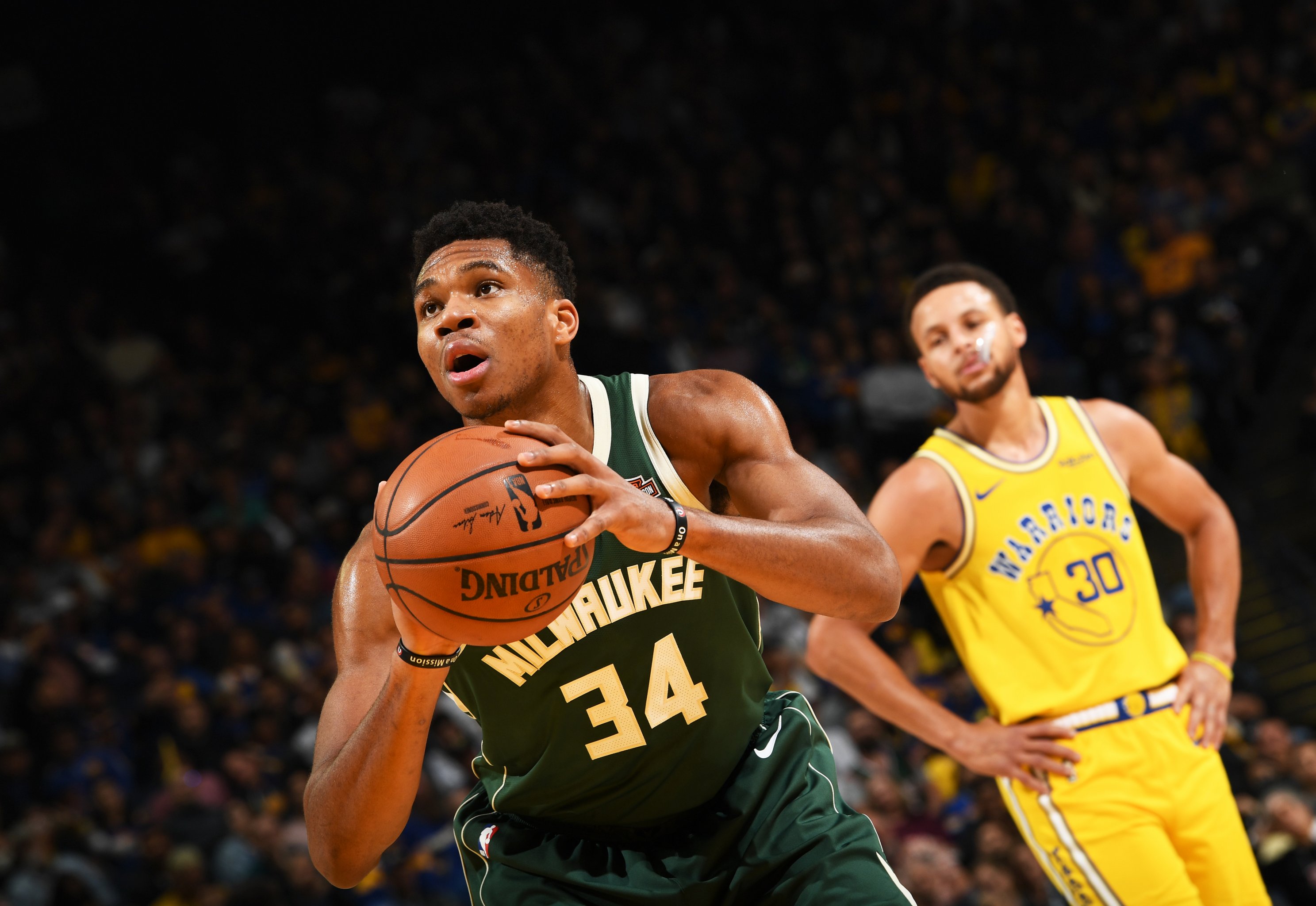Giannis Antetokounmpo Bucks Beat Warriors After Stephen Curry