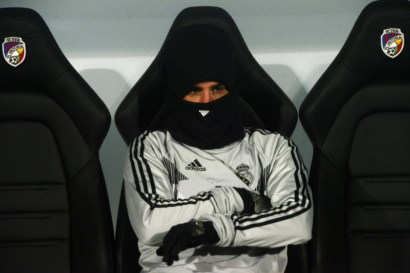Real Madrid's Spanish midfielder Isco looks on during the UEFA Champions League group G football match Viktoria Plzen v Real Madrid in Plzen, Czech Republic on November 7, 2018. (Photo by Michal CIZEK / AFP) (Photo credit should read MICHAL CIZEK/A