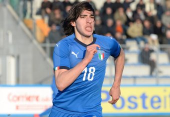 LIGNANO SABBIADORO, ITALY - MARCH 21:  Sandro Tonalii of Italy U19 during the Elite Round U19 match between Italy and Greece  on March 21, 2018 in Lignano Sabbiadoro, Italy.  (Photo by Dino Panato/Getty Images)