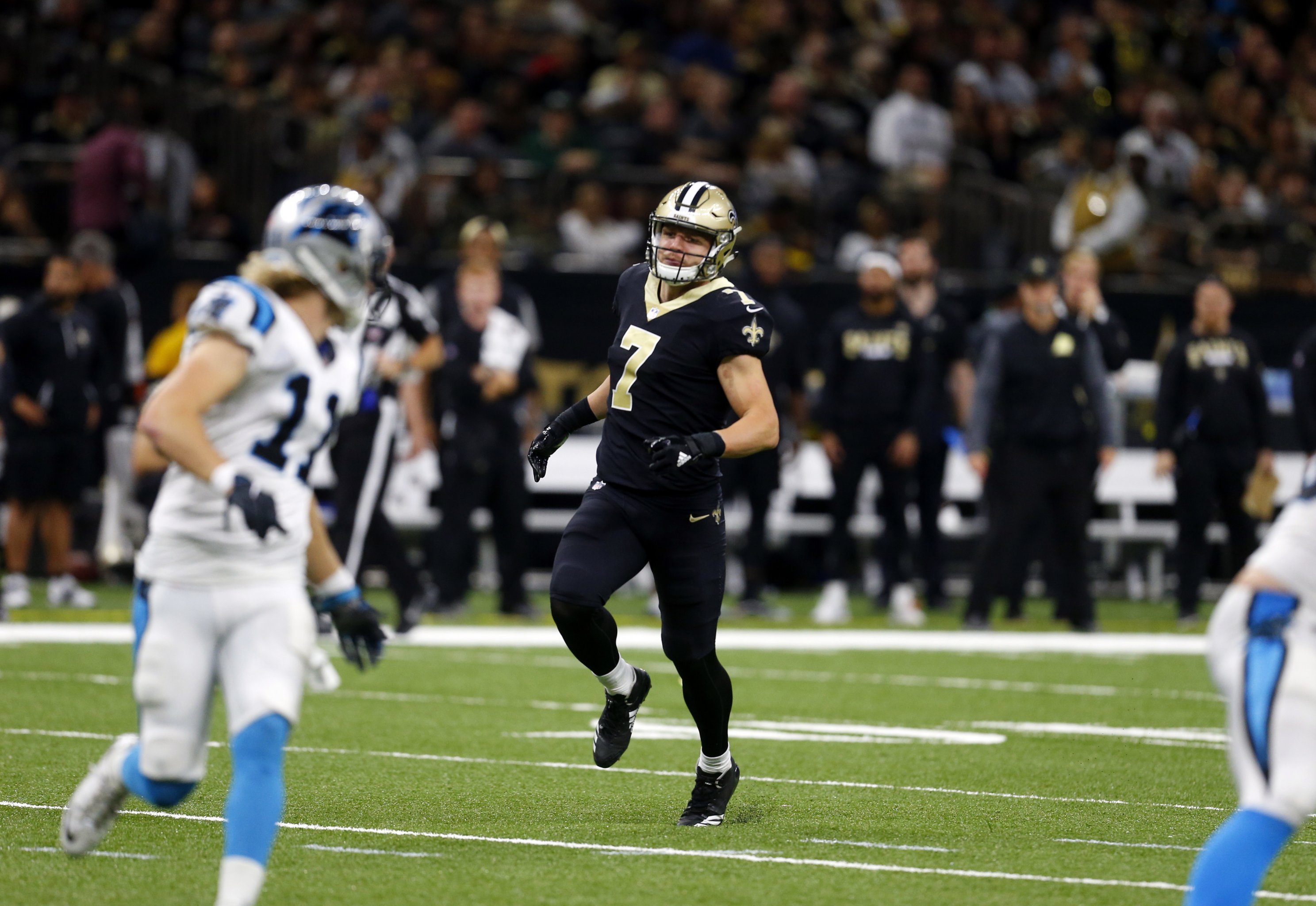 New Orleans Saints QB Taysom Hill great at football, but poor juggler