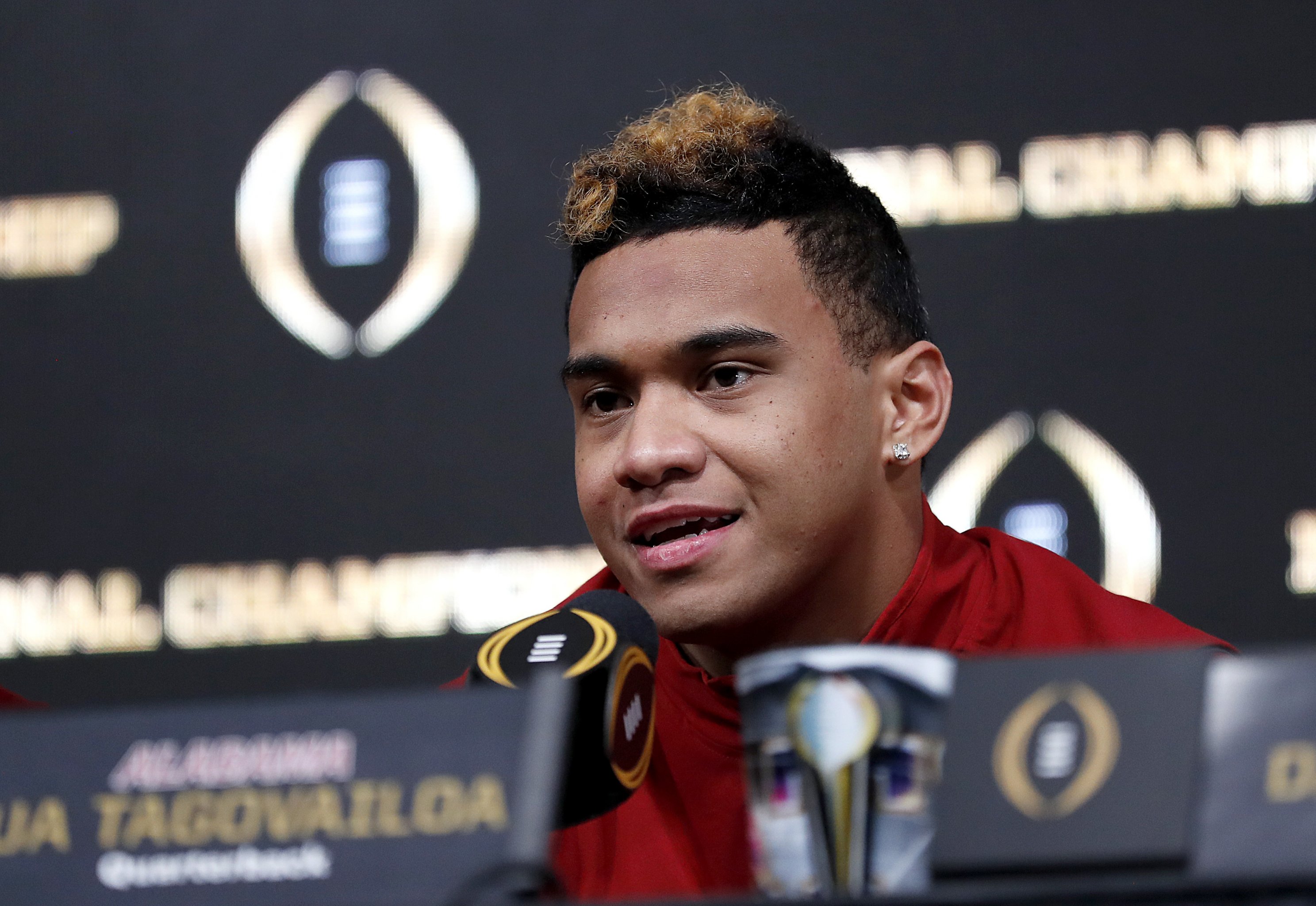 Tagovailoa brothers will share the spotlight in Maryland