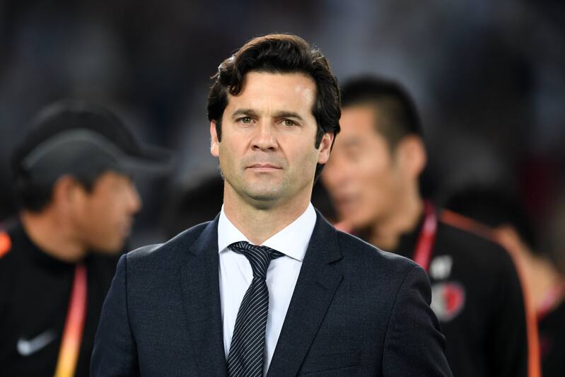 ABU DHABI, UNITED ARAB EMIRATES - DECEMBER 19: Real Madrid head coach Santiago Solari looks on prior to the match between Kashima Antlers and Real Madrid on December 19, 2018 in Abu Dhabi, United Arab Emirates. (Photo by Etsuo Hara/Getty Images)