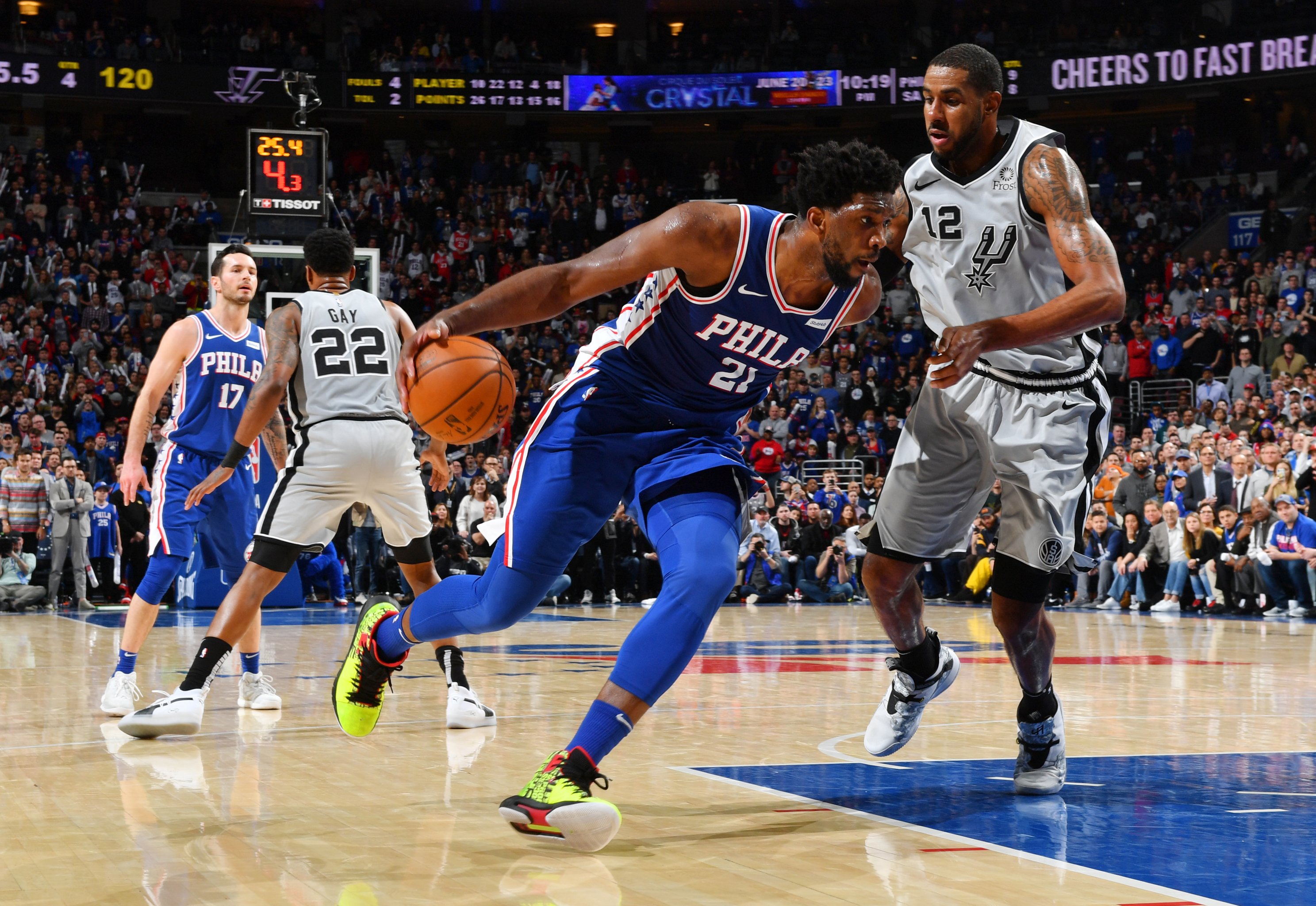 April 6, 2019: 76ers Hall of Famer Allen Iverson (3) waves to the