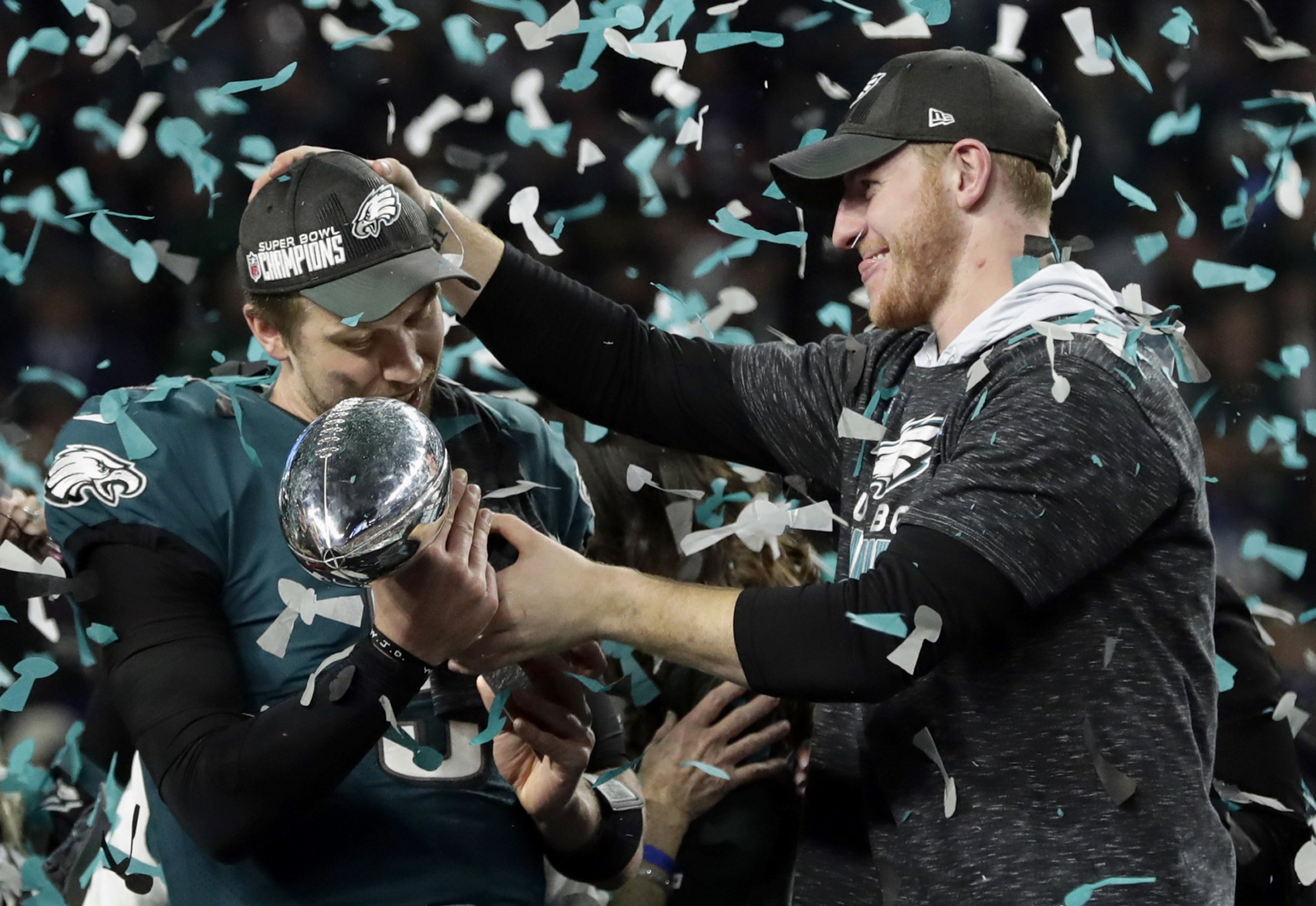 Nick Foles Can't Stop Winning — and It Puts the Eagles in a Difficult  Situation As His Free Agency Looms